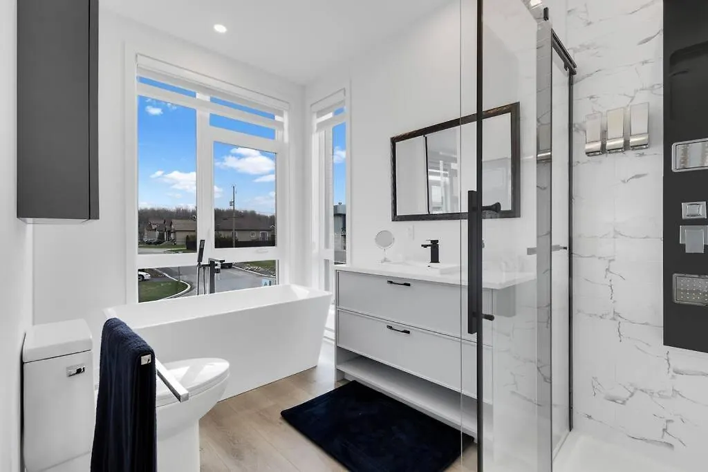 Holiday home Townhome With Spa In Mirabel - 1 Canada