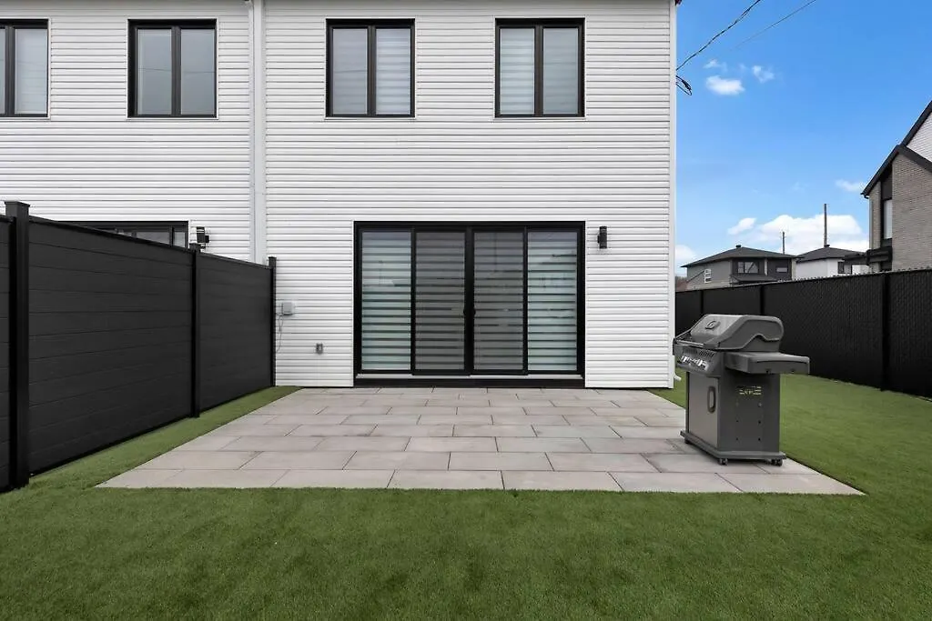 Townhome With Spa In Mirabel - 1 Canada