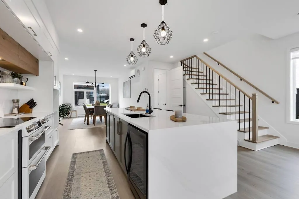 Townhome With Spa In Mirabel - 1