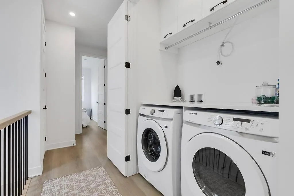 Townhome With Spa In Mirabel - 1