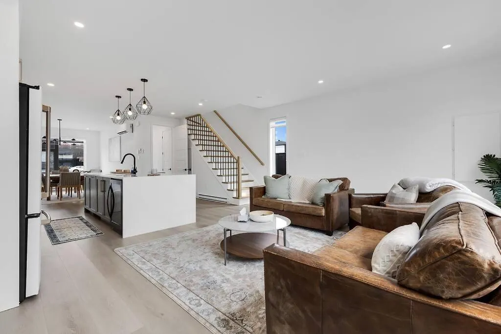 Townhome With Spa In Mirabel - 1
